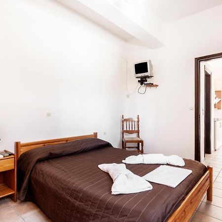 One Bedroom Apartment With Kitchenette# 12 A Raches  Экстерьер фото