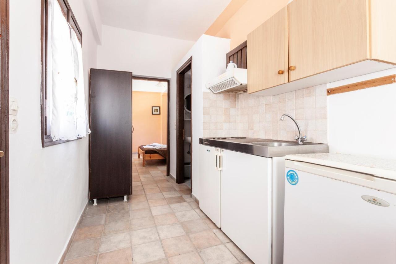 One Bedroom Apartment With Kitchenette# 12 A Raches  Экстерьер фото