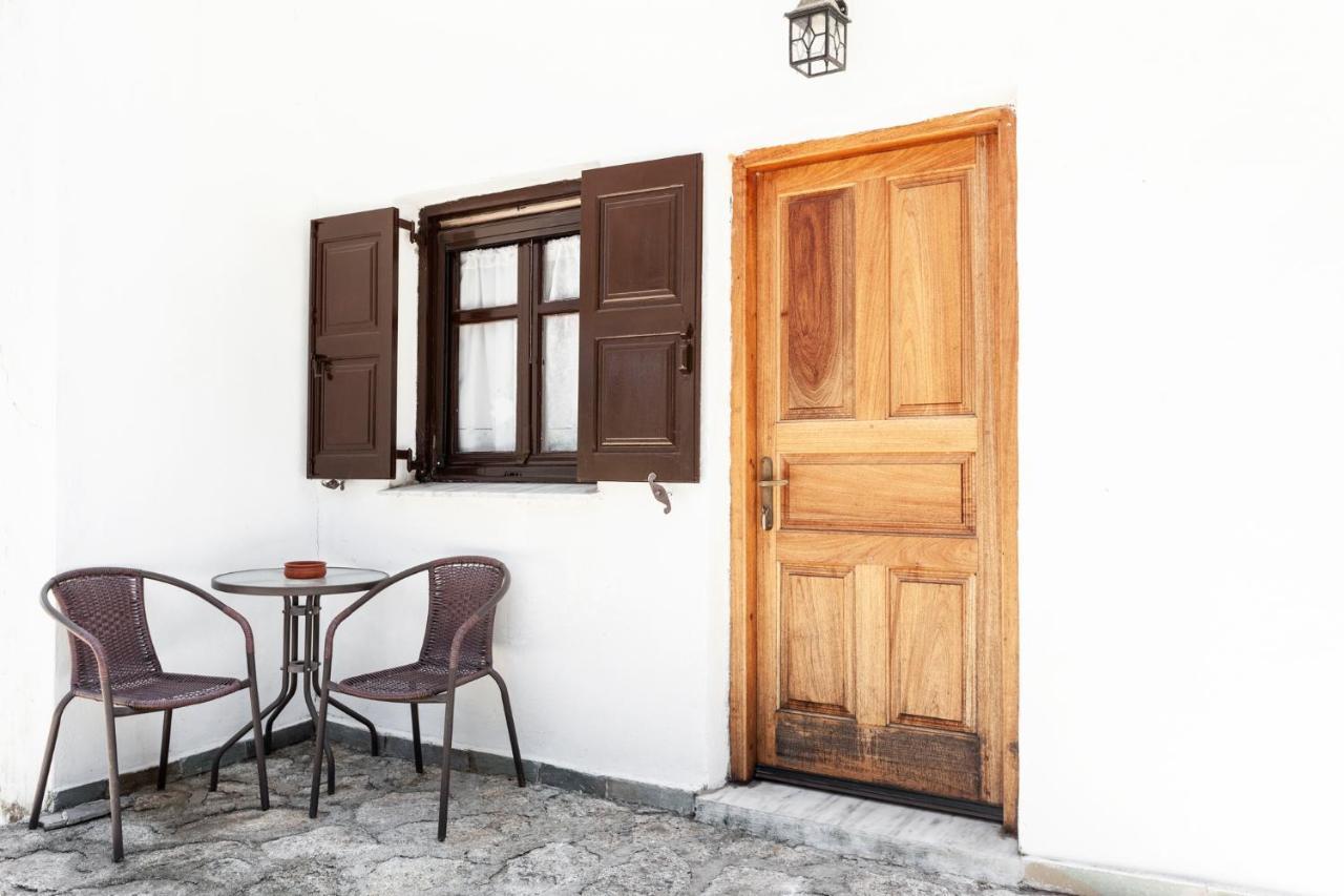 One Bedroom Apartment With Kitchenette# 12 A Raches  Экстерьер фото